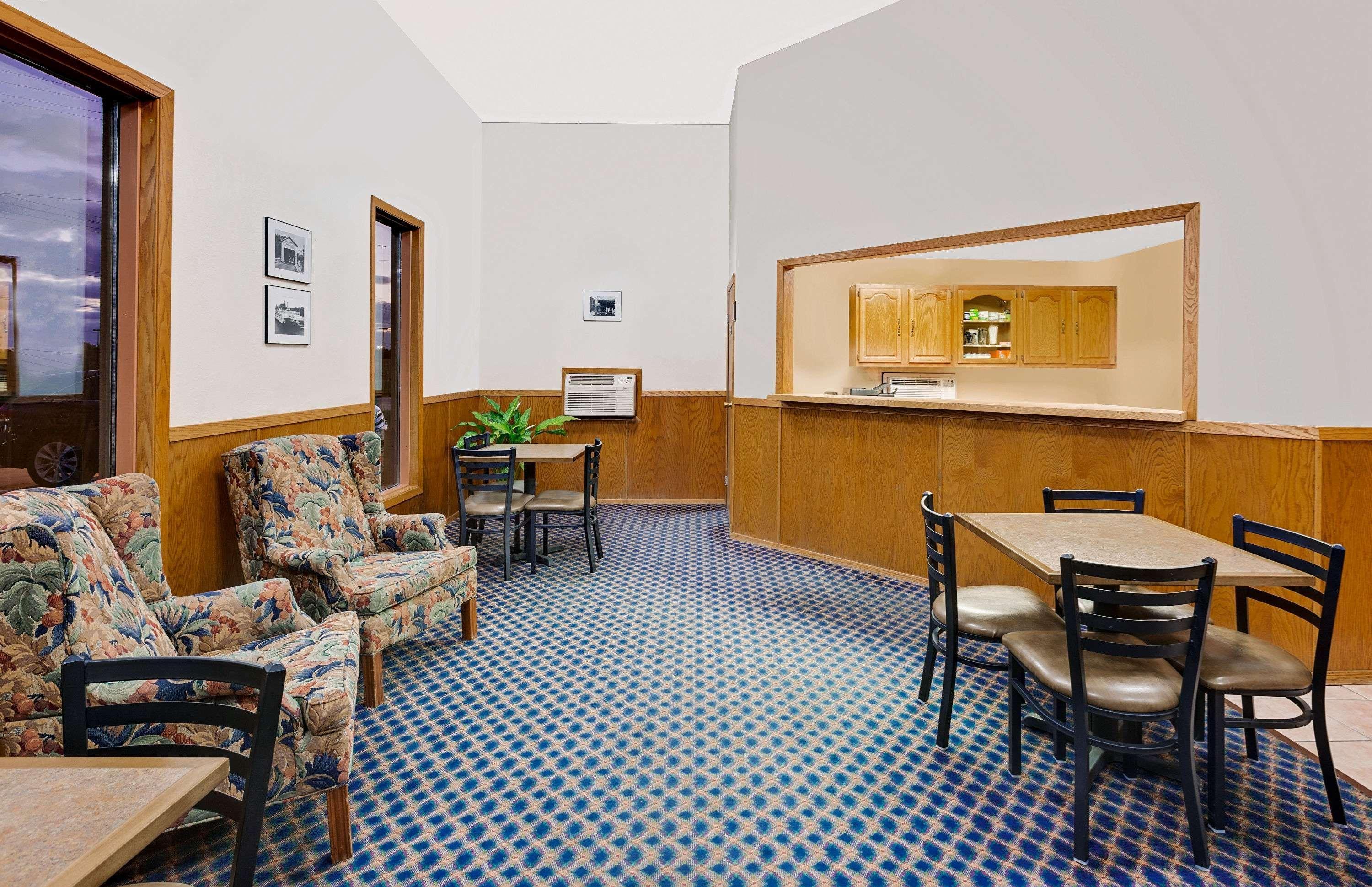 Super 8 By Wyndham Keokuk Exterior foto